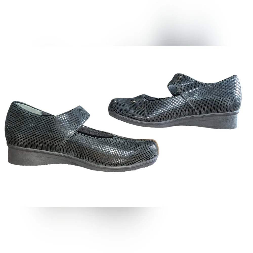 ABEO ELLA Womens 7.5 M Black Geo Print Leather Mary Jane Shoe Adjustable Strap